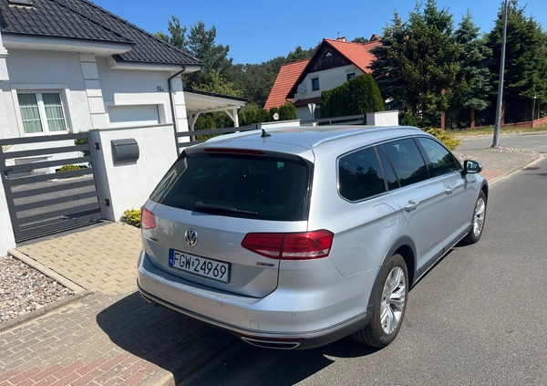 Volkswagen Passat cena 92000 przebieg: 164891, rok produkcji 2019 z Chęciny małe 781
